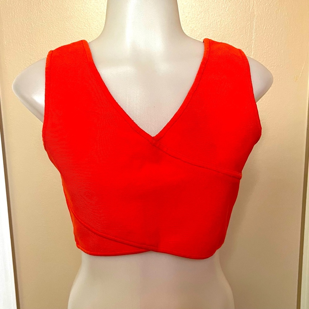 BCBG crop Top
Size S